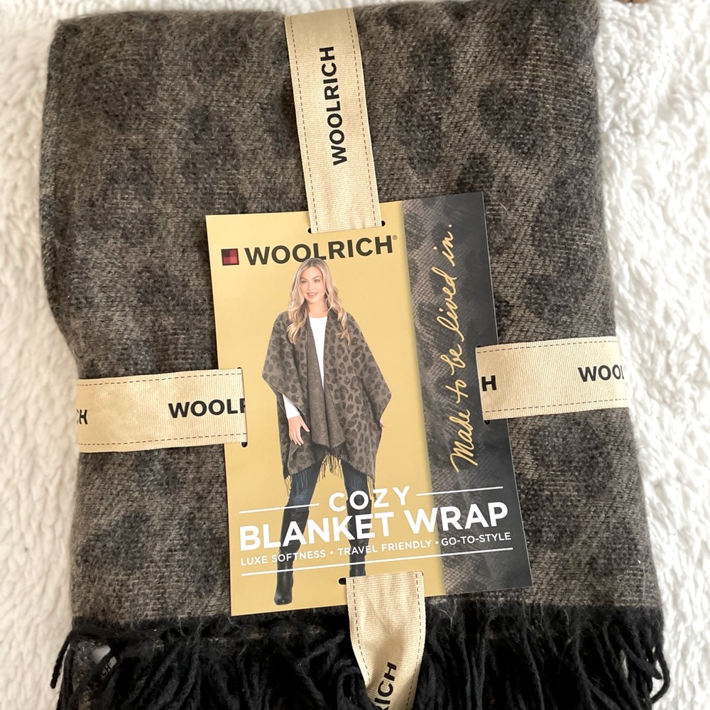 Woolrich Women’s Luxe Soft Cozy Blanket Wrap